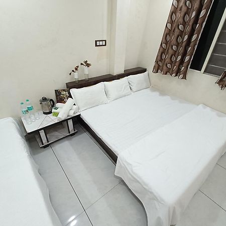 Treebo Yatri Grah Kshipra T Hotel Ujjain Zewnętrze zdjęcie